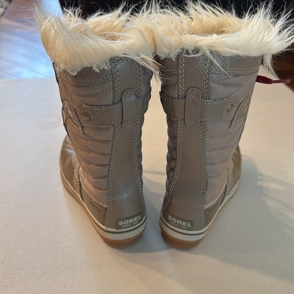 Sorel Kids Snow Boots Sz 2 - Barely Used - Picture 3 of 5
